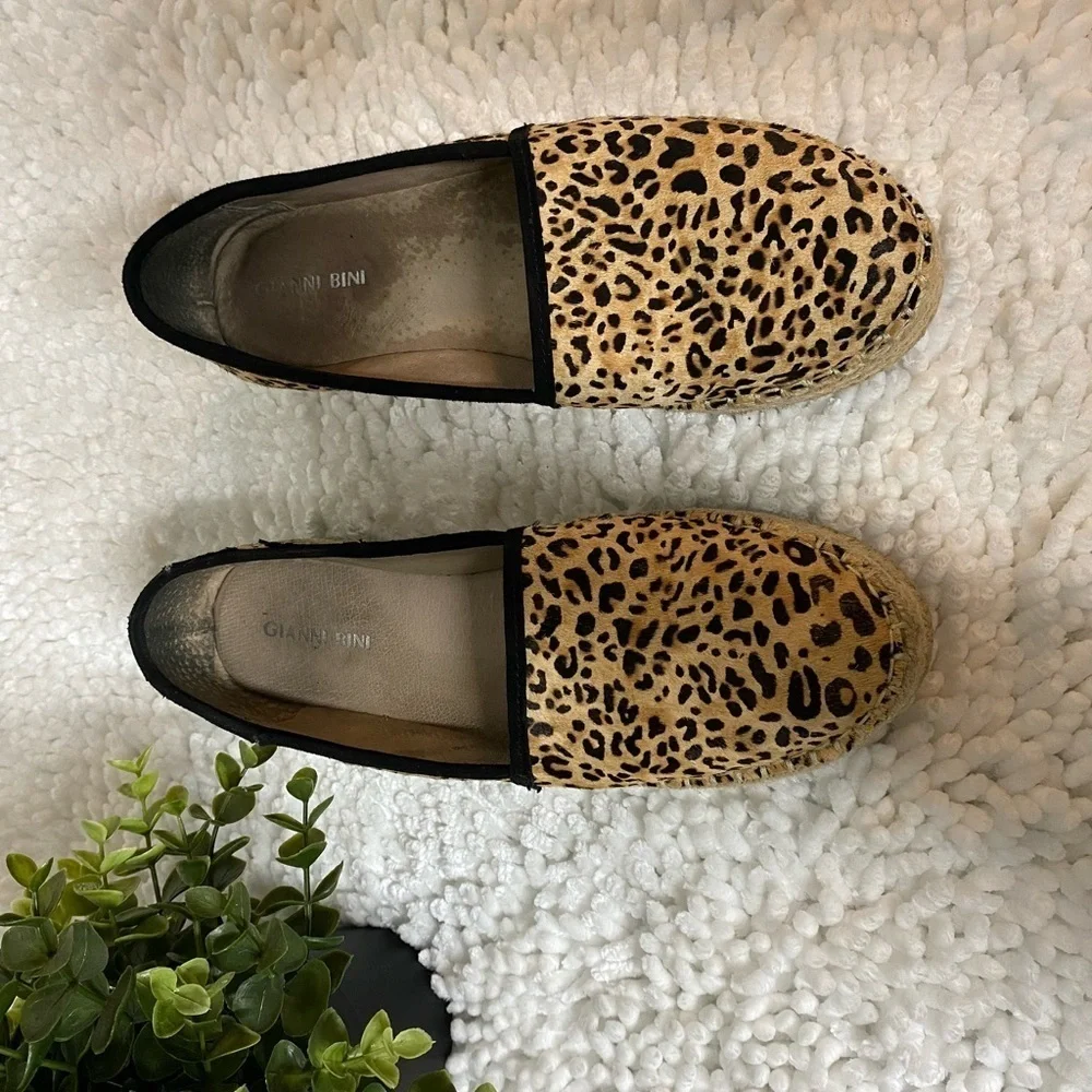 Gianni Bini Leopard Print Calf Hair Espadrilles Slip On Platforms Women’s size 8